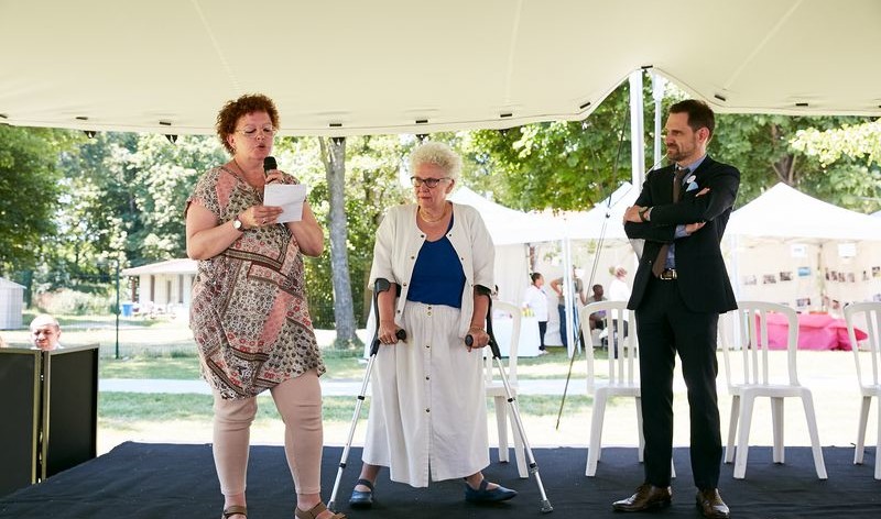 Sylvie Lalo, résidente de la Résidence accueil de Luppé, Marie-Sophie Desaulle, présidente de Vivre et devenir, et Christophe Douesneau, directeur général