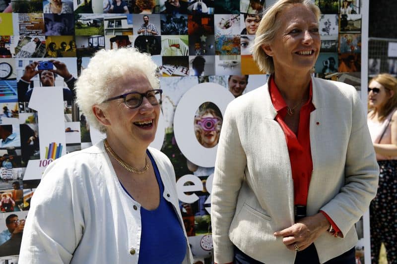 Marie Sophie-Desaulle, présidente de Vivre et devenir, avec Sophie Cluzel, secrétaire d'État auprès du Premier ministre chargée des personnes handicapées