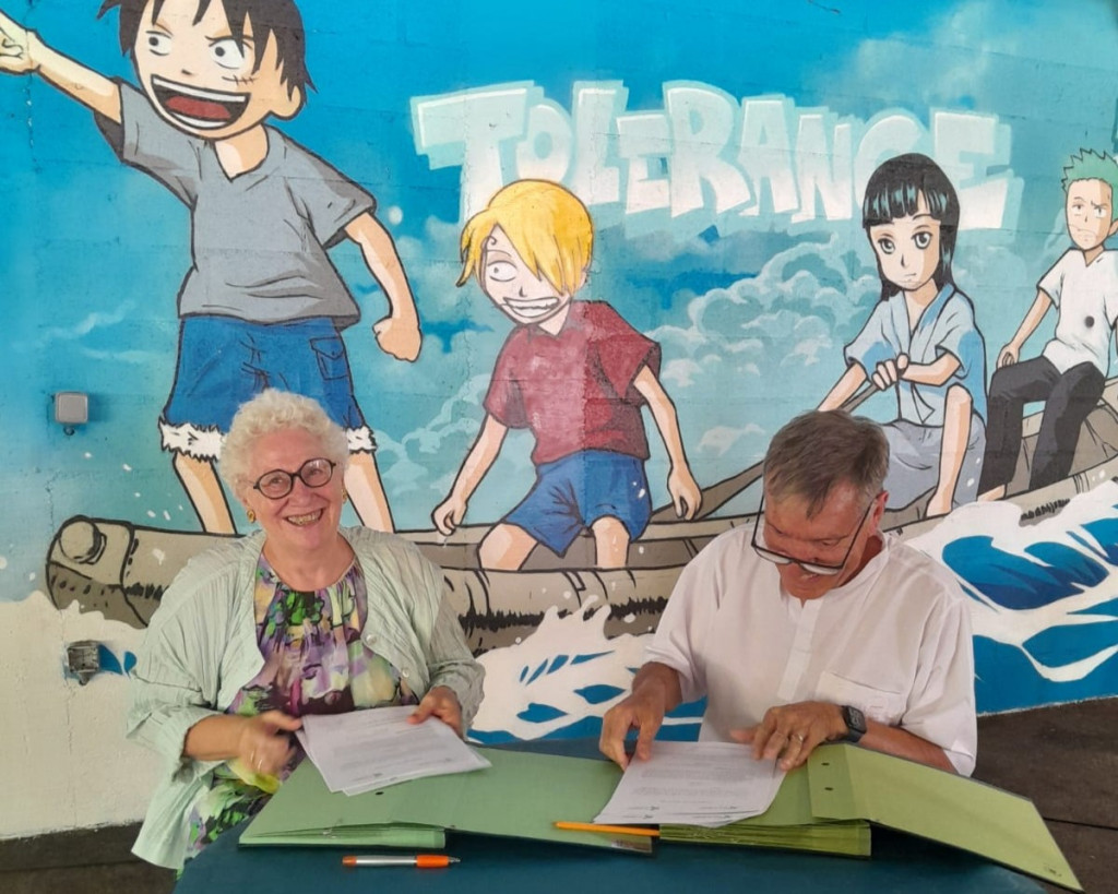 Marie Sophie Desaulle et Jean-Marie Poujol lors de la signature du mandat de gestion.